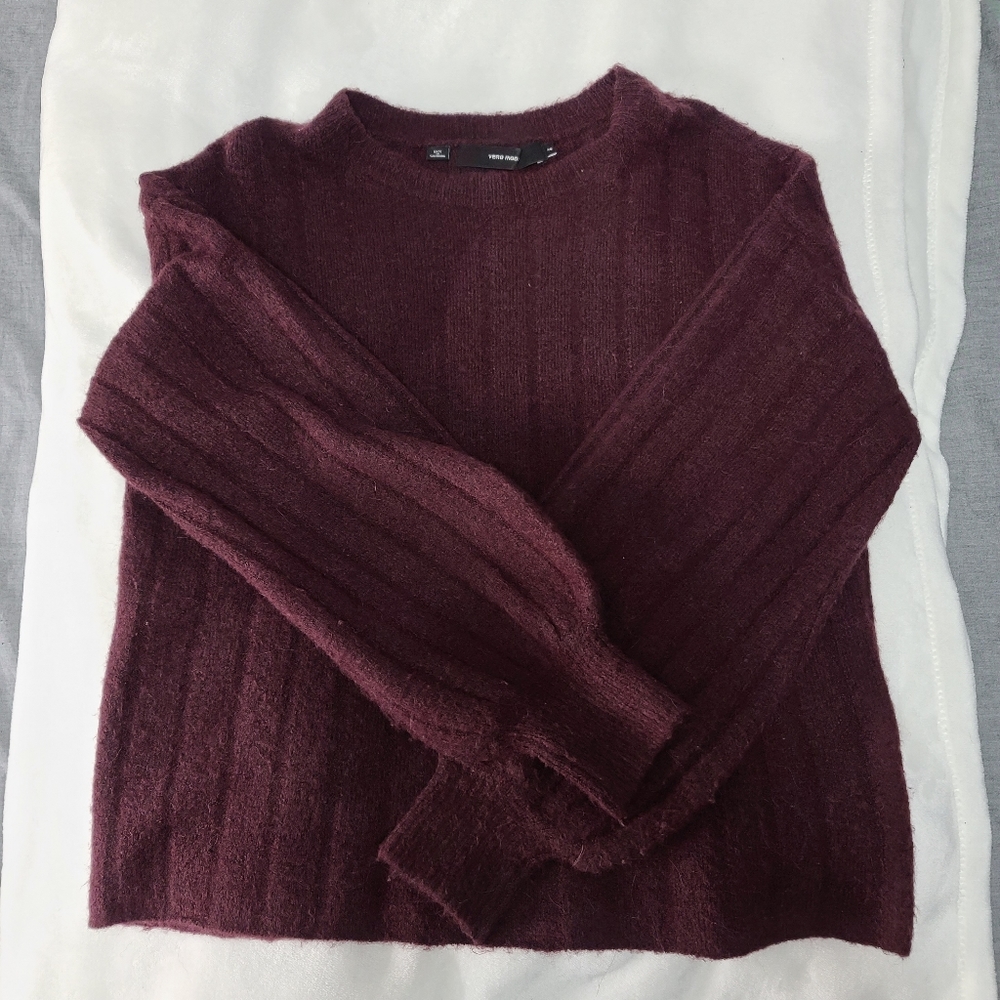 2/25$ 🛍 Balloon sleeve sweater